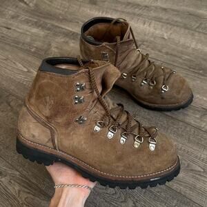 Vintage Vasque Voyageur Tan Vibram Lug Sole Hiking Trail Boot
